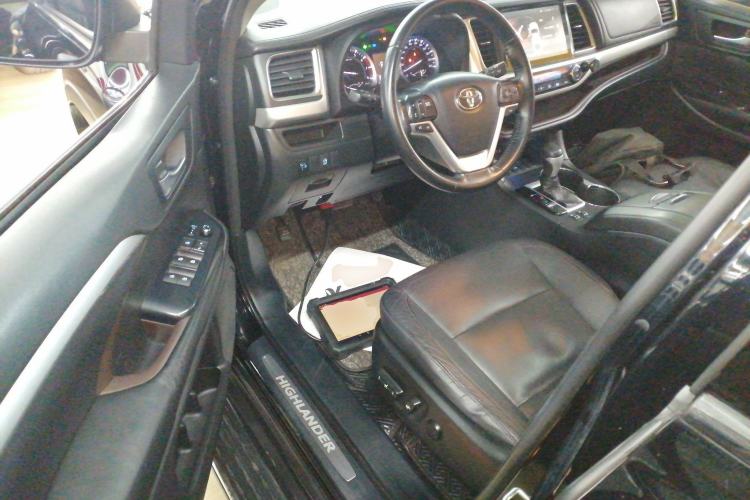 Used Toyota Highlander 2015 2.0T Two-Wheel Drive Luxury Edition 7 Seats