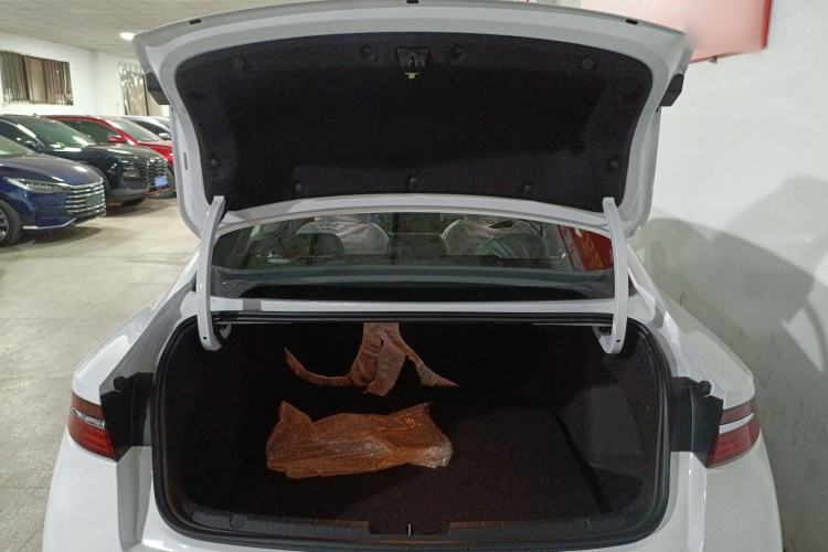 Used Geely Auto Preface 
