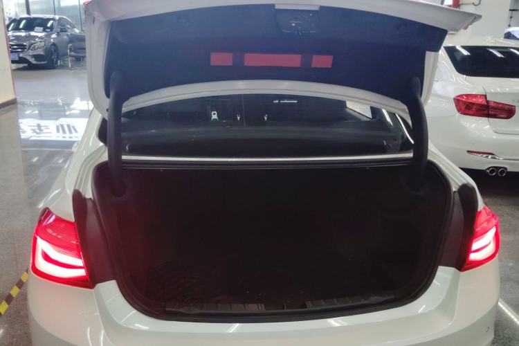 Used BMW 3 Series 2017 318i Fashion Model