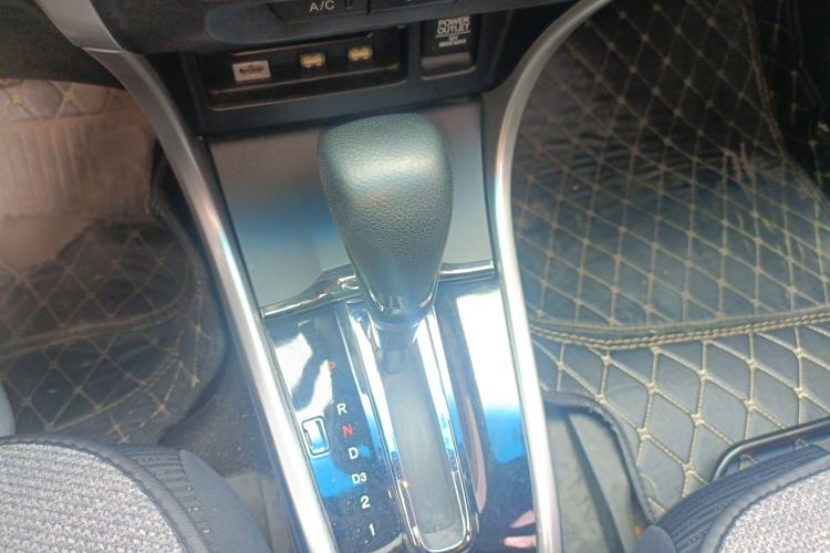 Used Honda Crider 2013 1.8L automatic luxury edition
