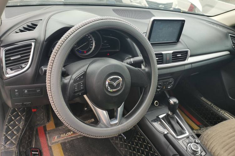 Used Mazda Mazda 3 Axela 2014 Sedan 1.5L Automatic Comfort Model
