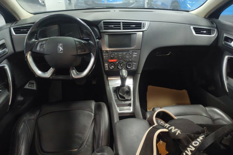 Used DS 5LS 2014 1.6T Elegant Version THP160