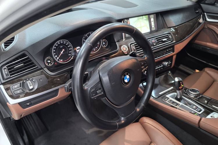 Used BMW 5 Series 2015 535Li Leading Model