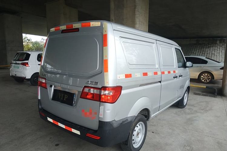 Used Jinbei Hiace X30 2023 1.5L Super-Enjoyment Van 2/5 Seats Non-Air-Conditioned Version SWC15M
