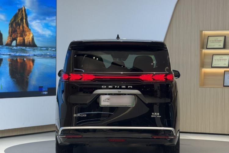 Used Denza D9 2024 DM-i 980 Four-Wheel Drive Prestige Model
