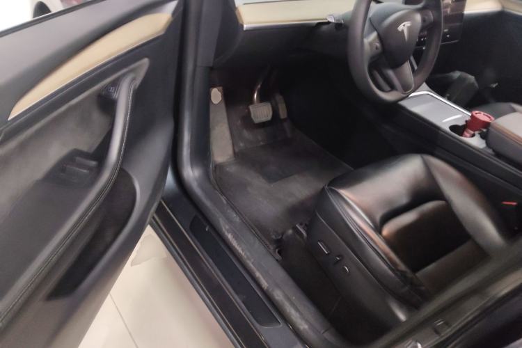 Used Tesla Model Y 2022 Rear-Wheel-Drive Version