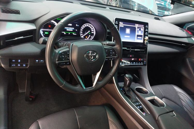 Used Toyota Avalon 2019 Dual-Engine 2.5L XLE Prestige Version China VI Standard
