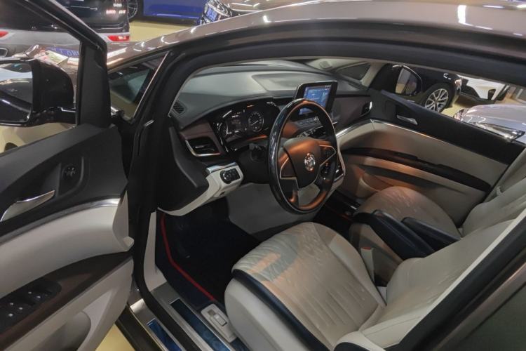 Used Buick GL8 2021 Land Cruiser Executive Class 652T Comfort Model