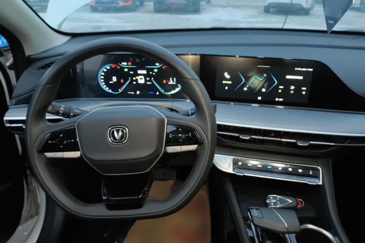 Used Changan Eado 2023 Changan Edition PLUS Blue Whale NE 1.4T GDI DCT Prestige Version
