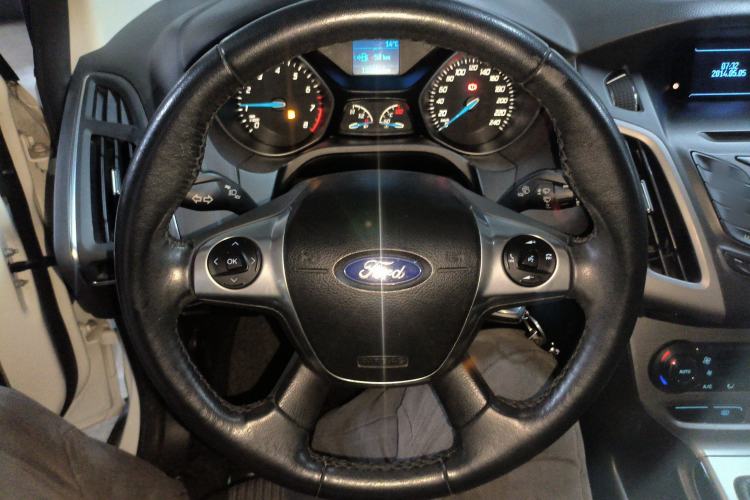 Used Ford Focus 2012 Sedan 1.6L Manual Fashion Edition