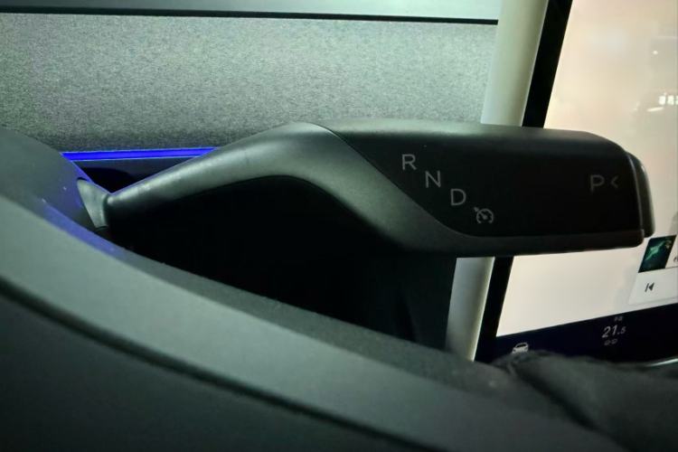 Used Tesla Model Y 2023 Rear-Wheel-Drive Version
