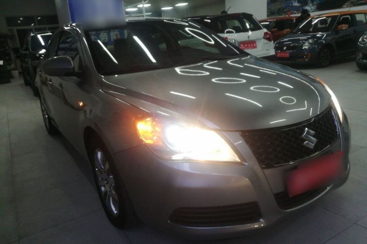 Used Suzuki Kizashi 2011 2.4L Two-Wheel Drive CVT Standard Edition
