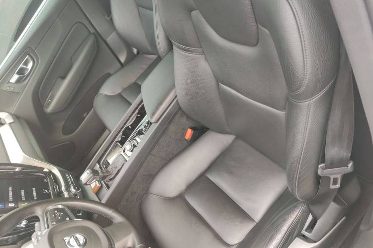 Used Volvo XC60 2019 T5 4x4 Smart Edition China VI Standard
