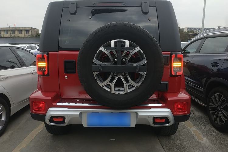 Used  BJ40 2023 2.0T Automatic Four-Wheel Drive Urban Hunter Edition Chivalrous Type
