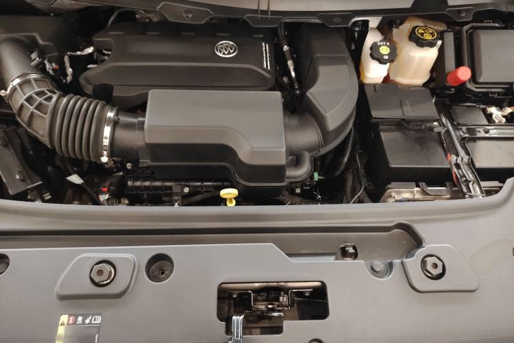 Used Buick GL8 2022 Land Cruiser Executive Class 652T Comfort Model
