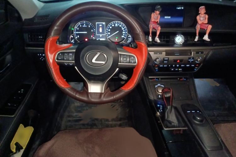 Used Lexus ES 2017 200 30th Anniversary Edition
