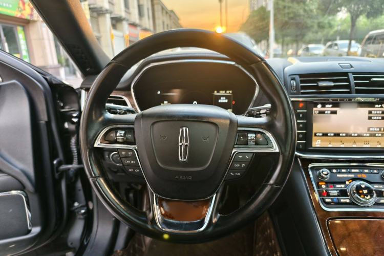 Used Lincoln Continental 2017 2.0T Two-Wheel Drive Deluxe Edition
