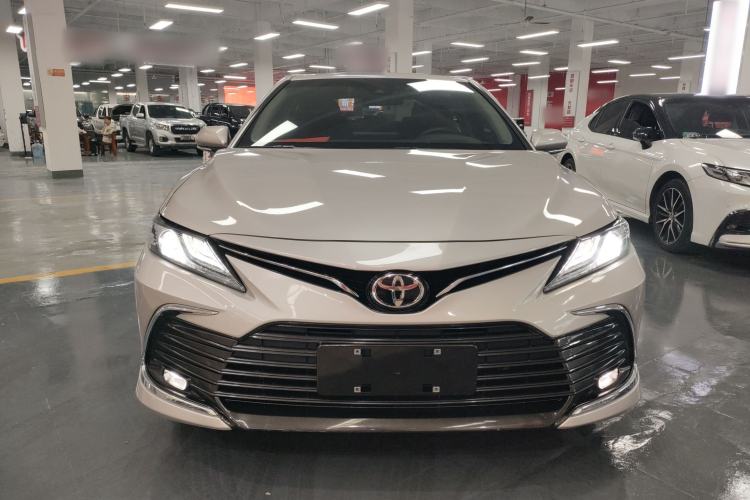 Used Toyota Camry 2021 2.0G Luxury Edition
