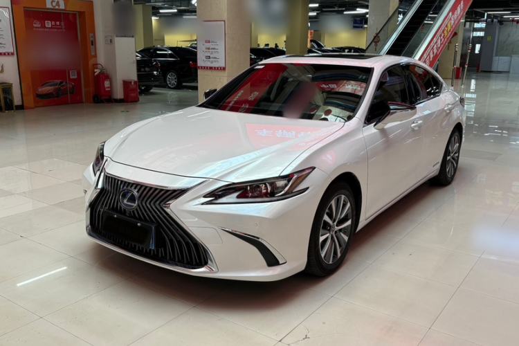 Used Lexus ES 2018 300h Premier Edition China VI Standard