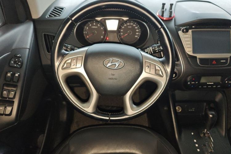 Used Hyundai ix35 2013 2.0L Automatic Two-Wheel Drive Smart GLS China IV Standard