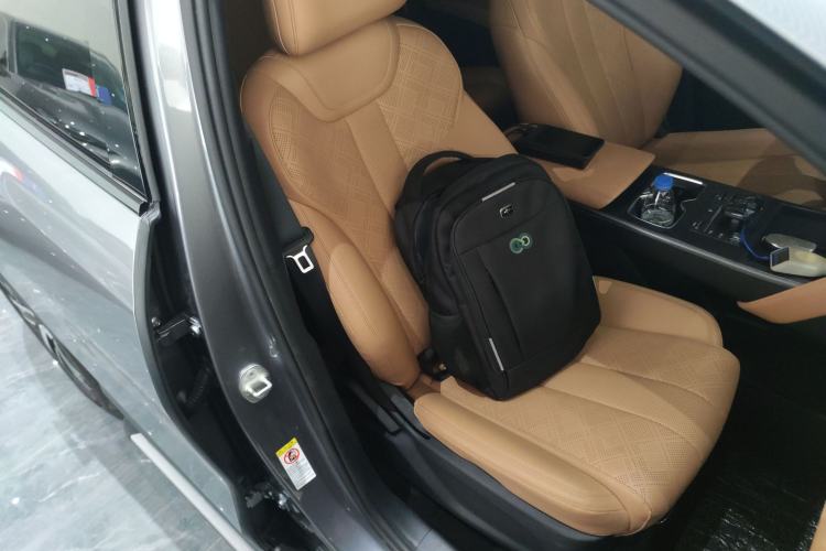 Used BYD Song L DM-i 2024 112 km Leading Edition
