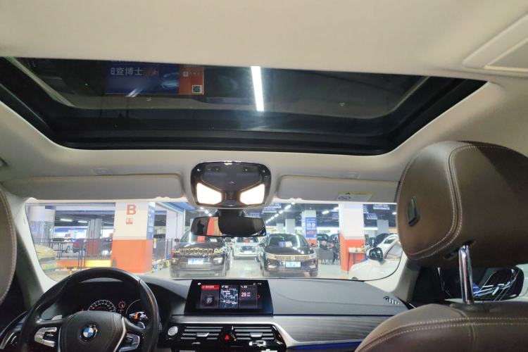 Used BMW 5 Series 2019 Facelifted 530Li Leading Edition Luxury Package
