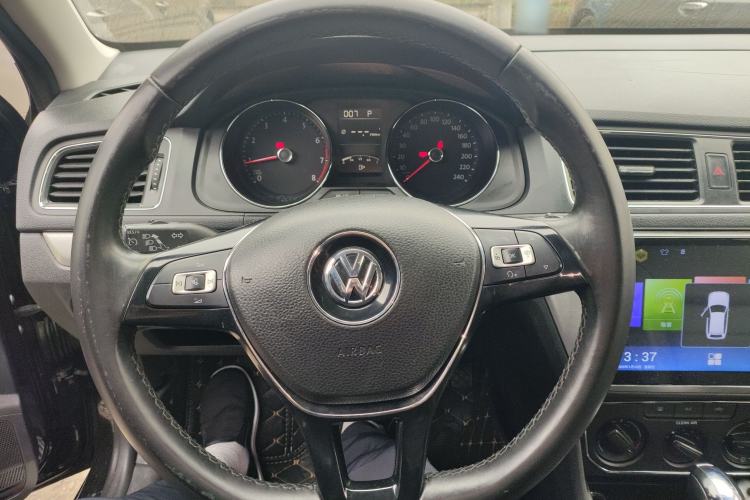 Used Volkswagen Lavida 2017 1.6L Automatic Comfort Edition
