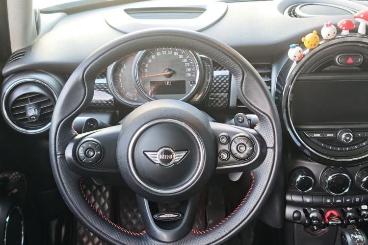 Used  MINI 2016 2.0T COOPER S Pioneer Edition Five-Door Model
