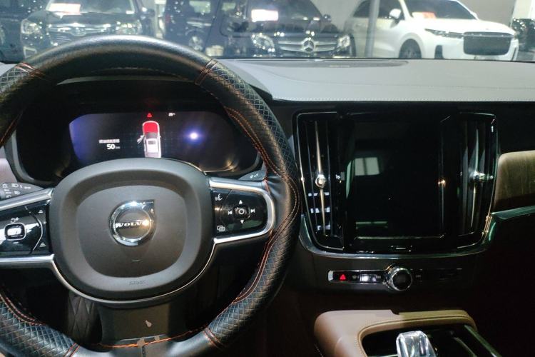 Used Volvo S90 2024 B5 Zhiyuan Luxury Edition
