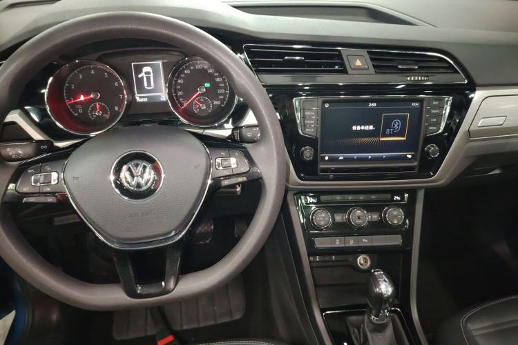 Used Volkswagen Touran 2018 Volkswagen Touran L 280TSI DSG Comfort Edition 7 Seats China VI Standard