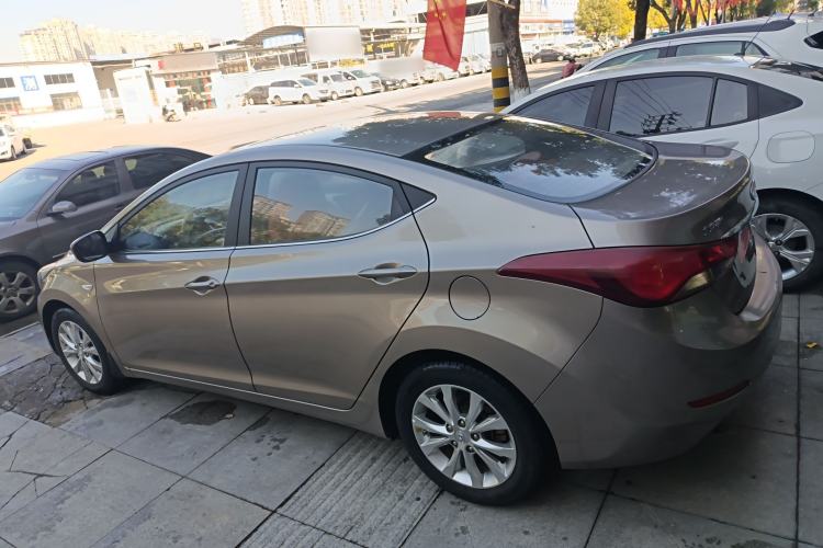 Used Hyundai Elantra 2016 1.6L Automatic Smart Version
