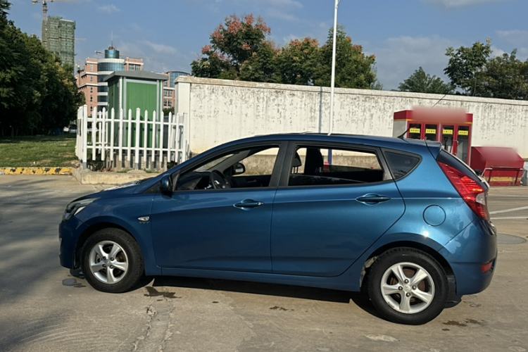 Used Hyundai Verna Ray 2014 1.4L Automatic GLX
