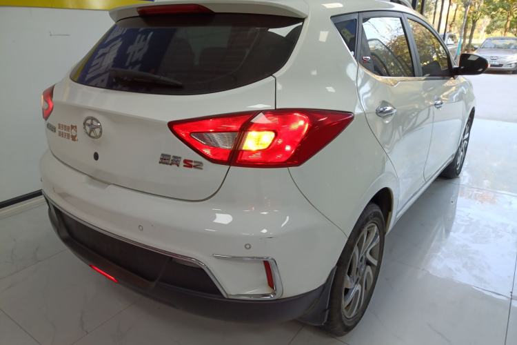 Used  Refine S2 2015 1.5L Manual Luxury Smart Model
