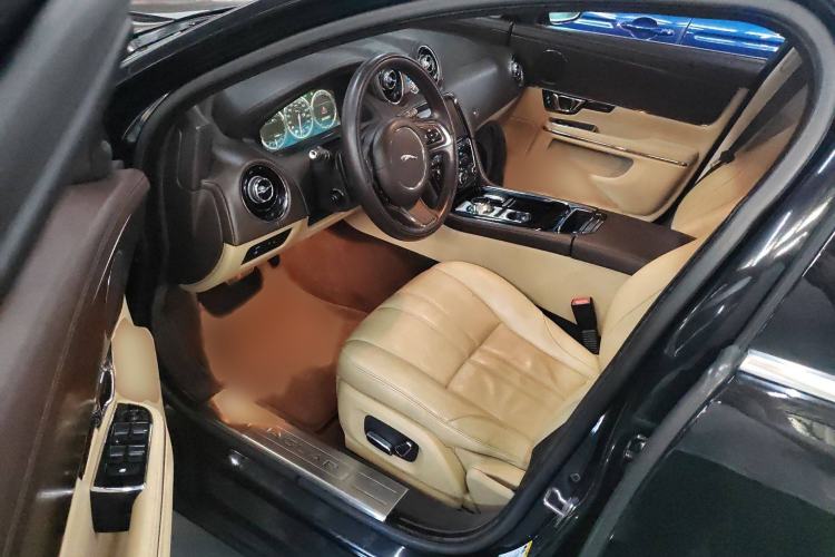 Used Jaguar XJ 2014 XJL 2.0T Two-Wheel-Drive Elegant Business Edition
