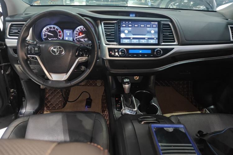 Used Toyota Highlander 2017 2.0T Four-Wheel Drive Luxury Edition 7 Seats