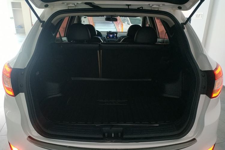 Used Hyundai ix35 2015 2.0L Automatic 2WD Smart Type China IV