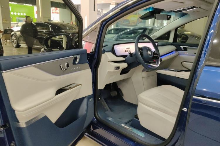 Used Buick GL8 New Energy 2024 Lu Zun Luxury Edition 6-Seater
