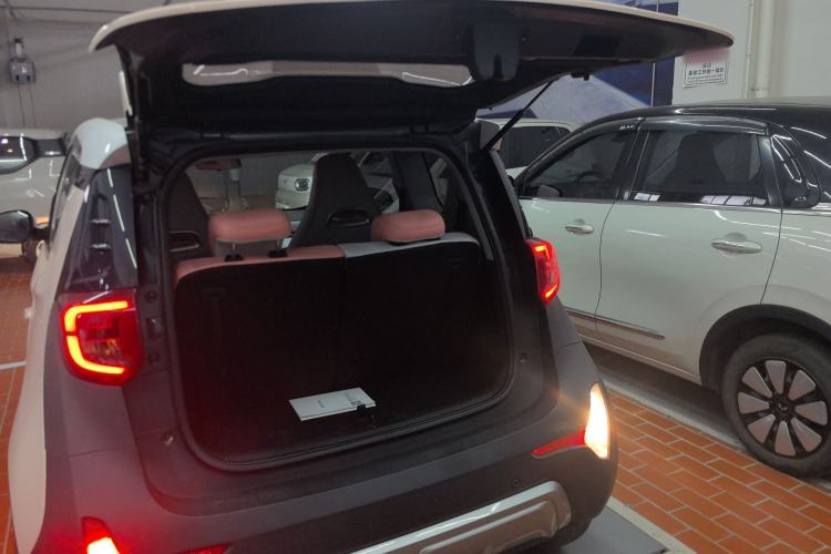 Used Chery Little Ant 2022 Sweet Pink Edition Half-Sugar Version Lithium Iron Phosphate 29.2 kWh 30 kW 301 km