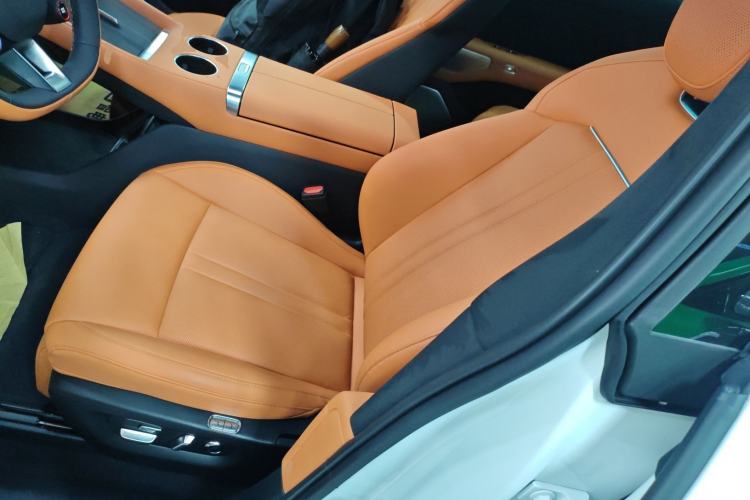 Used Xiaomi Auto YU7 2025 Ultra-Long Range High-Performance All-Wheel-Drive Max Edition
