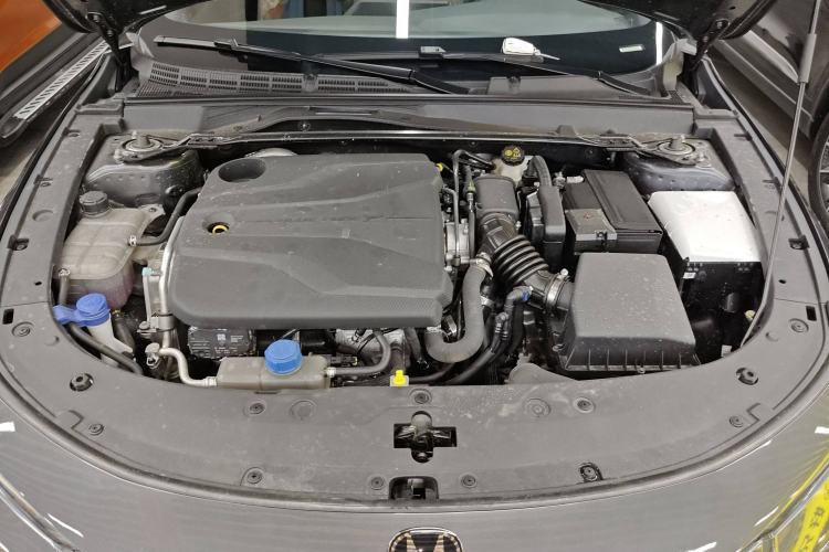 Used Changan UNI-V 2025 1.5T 500Bar Prestige Sporty Version
