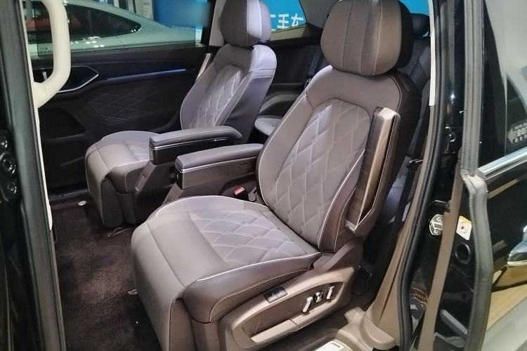 Used Volkswagen Viloran 2024 380TSI Premium Edition