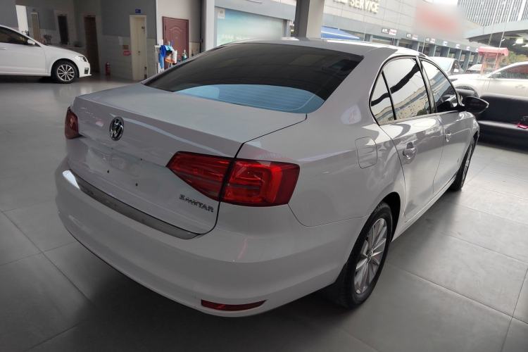 Used Volkswagen Sagitar 2015 1.6L Automatic Fashion Model
