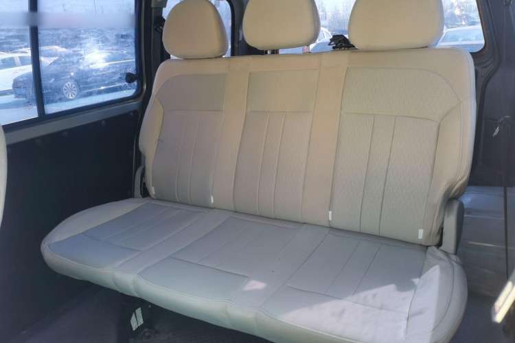 Used FORTHING Lingzhi 2022 M5 1.6L Practical Model 5 Seats
