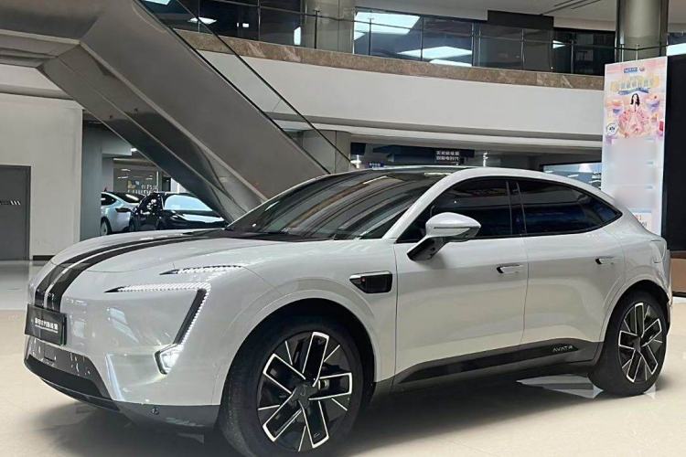 Used  11 2024 630 Rear-Wheel Drive Edition with Three Lasers
