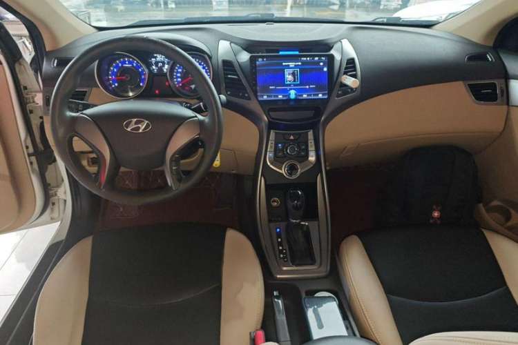 Used Hyundai Elantra 2012 1.6L Automatic Fashion Edition