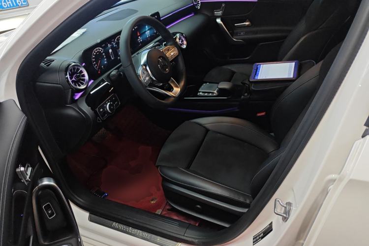 Used Mercedes-Benz A-Class 2022 Revised Version A 200 L Sport Sedan Fashionable Style