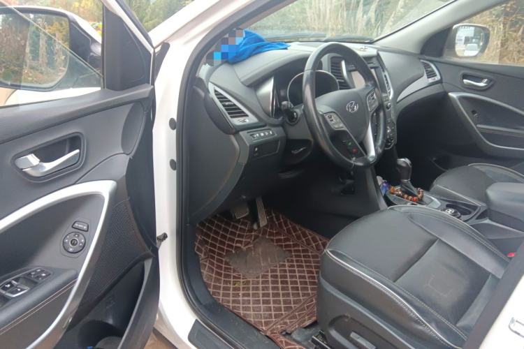 Used Hyundai Santa Fe 2017 2.0T Automatic Two-Wheel Drive Smart Version 7 Seats