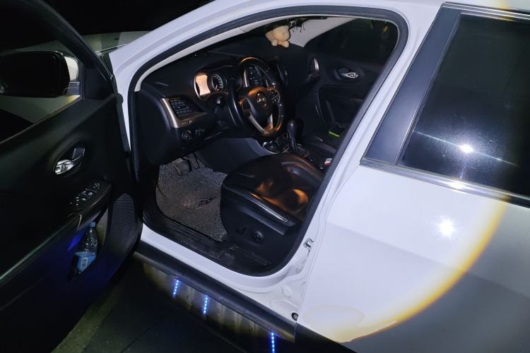 Used  Cherokee 2014 2.4L Luxury Edition
