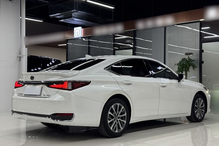 Used Lexus ES 2022 200 Excellence Edition
