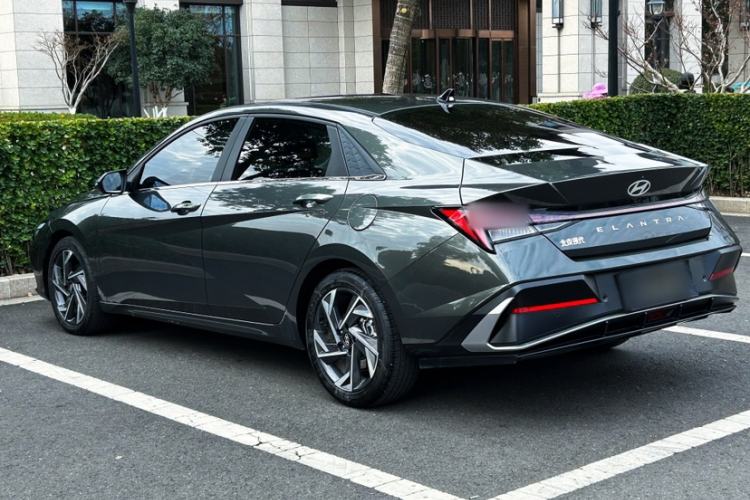 Used Hyundai Elantra 2023 1.5L CVT LUX Prestige Edition
